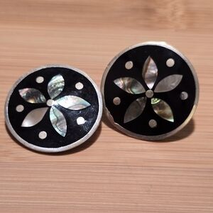 Vintage Alpaca Mexico Sterling Silver Flower Clip-on Earrings